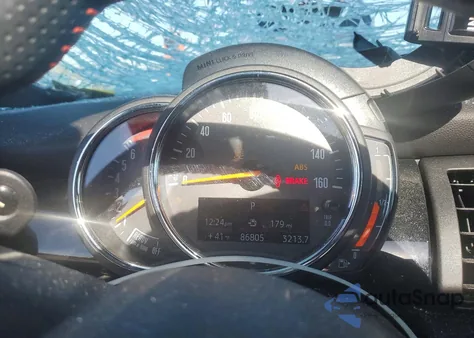 2020 Mini Cooper S z USA, uszkodzony, nr VIN WMWXU9C08L2M01384